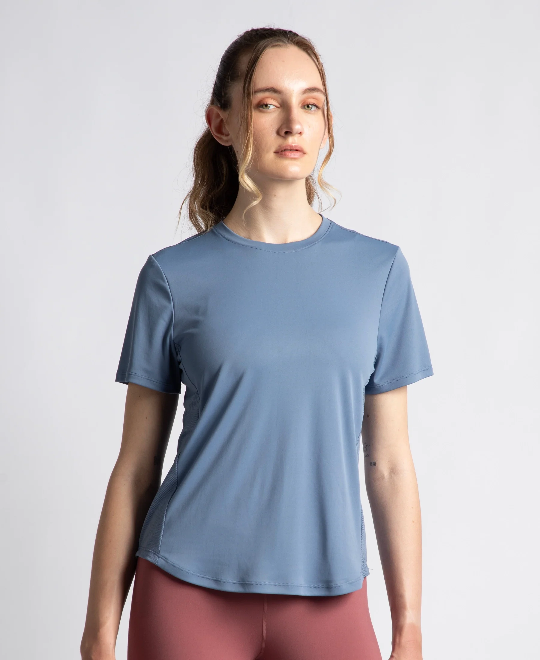 Microfiber Fabric Regular Fit Half Sleeve Breathable Mesh T-Shirt with Curved Hem Styling - Frost