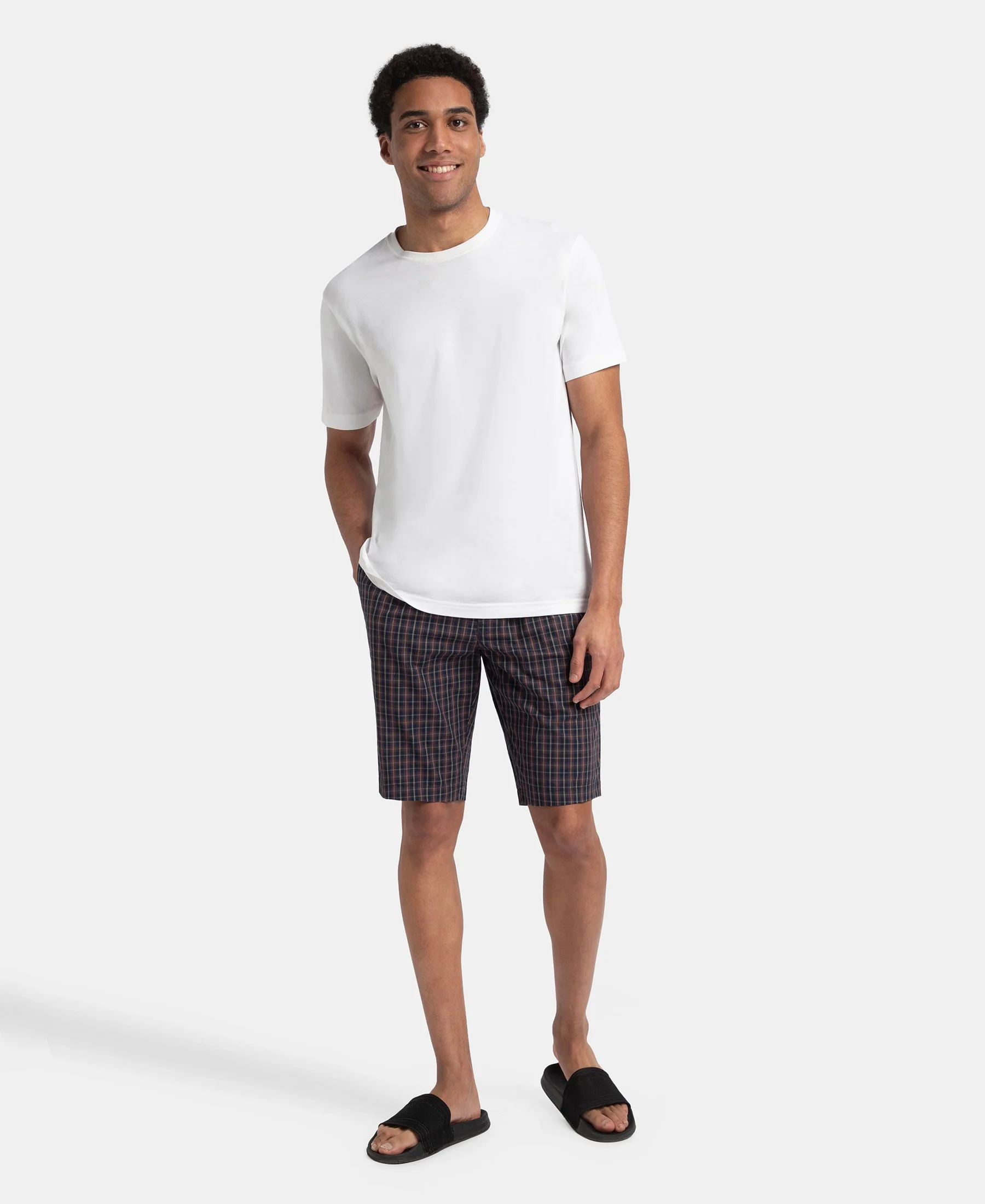 Super Combed Mercerized Cotton Woven Fabric Regular Fit Checkered Bermuda with Side Pockets - Navy & Maroon - Image 4