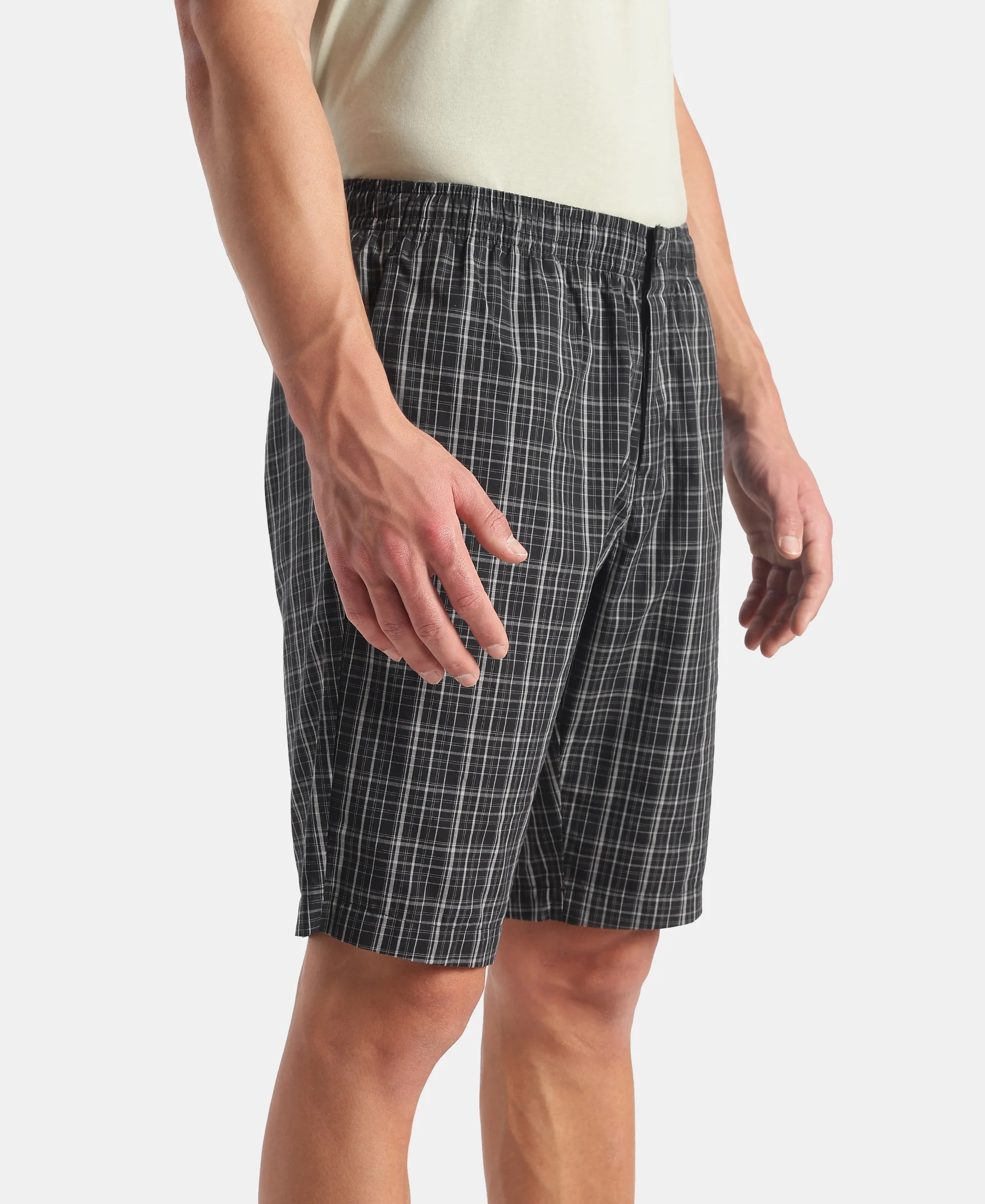 Super Combed Mercerized Cotton Woven Fabric Regular Fit Checkered Bermuda with Side Pockets - New Black - Image 2
