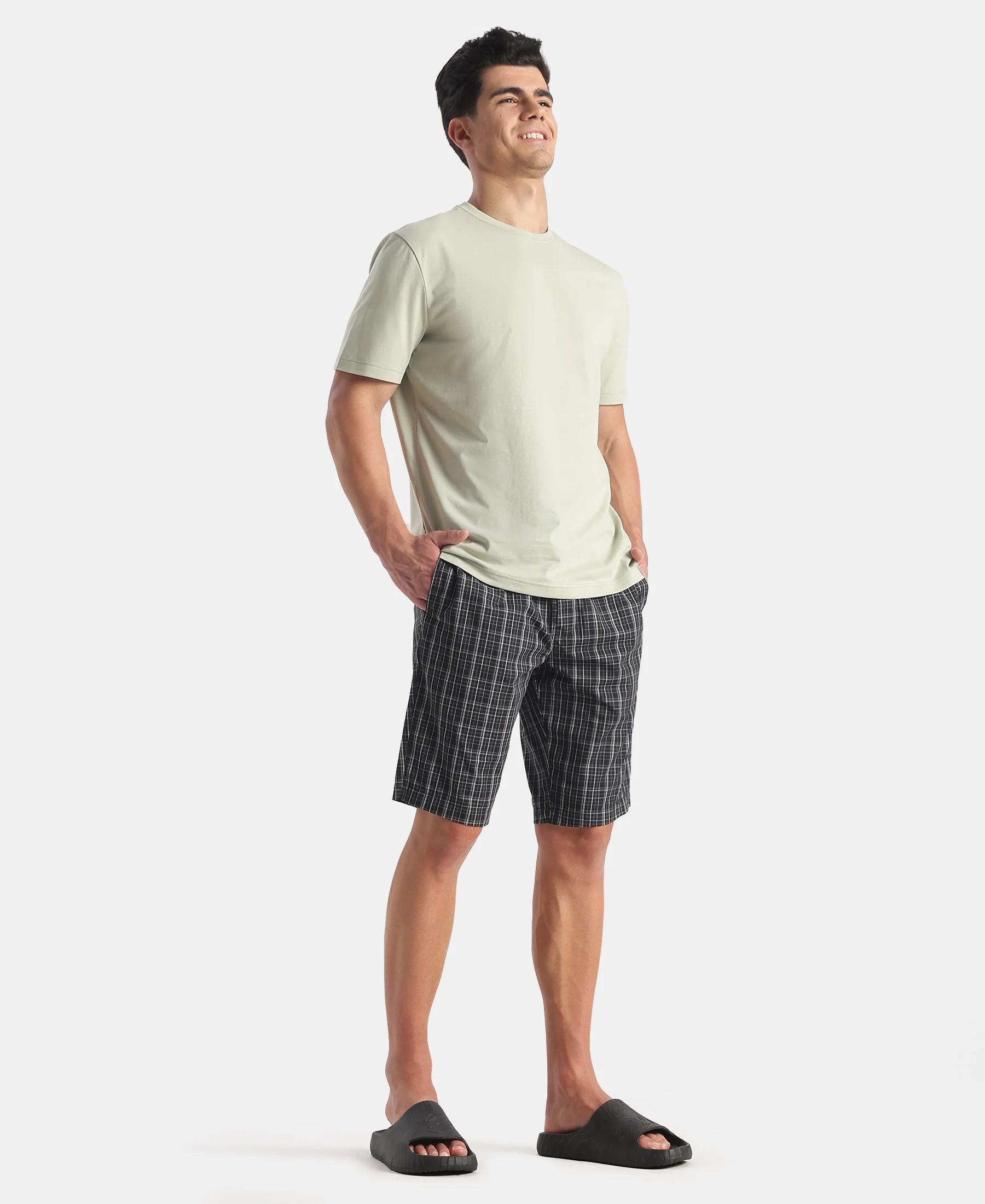 Super Combed Mercerized Cotton Woven Fabric Regular Fit Checkered Bermuda with Side Pockets - New Black - Image 4